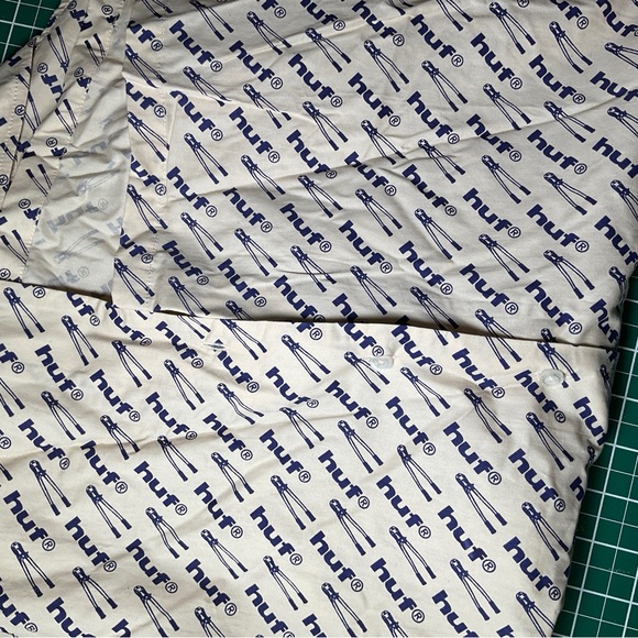 HUF Shirt Men’s Small - Picture 6 of 7